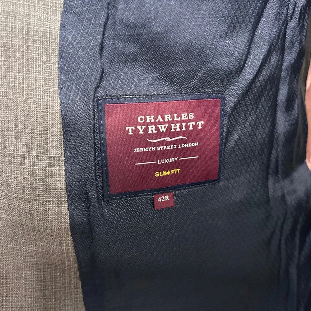 Charles Tyrwhitt 42R Slim Suit 36x30 REDA Wool Gray Two Button Double Vented